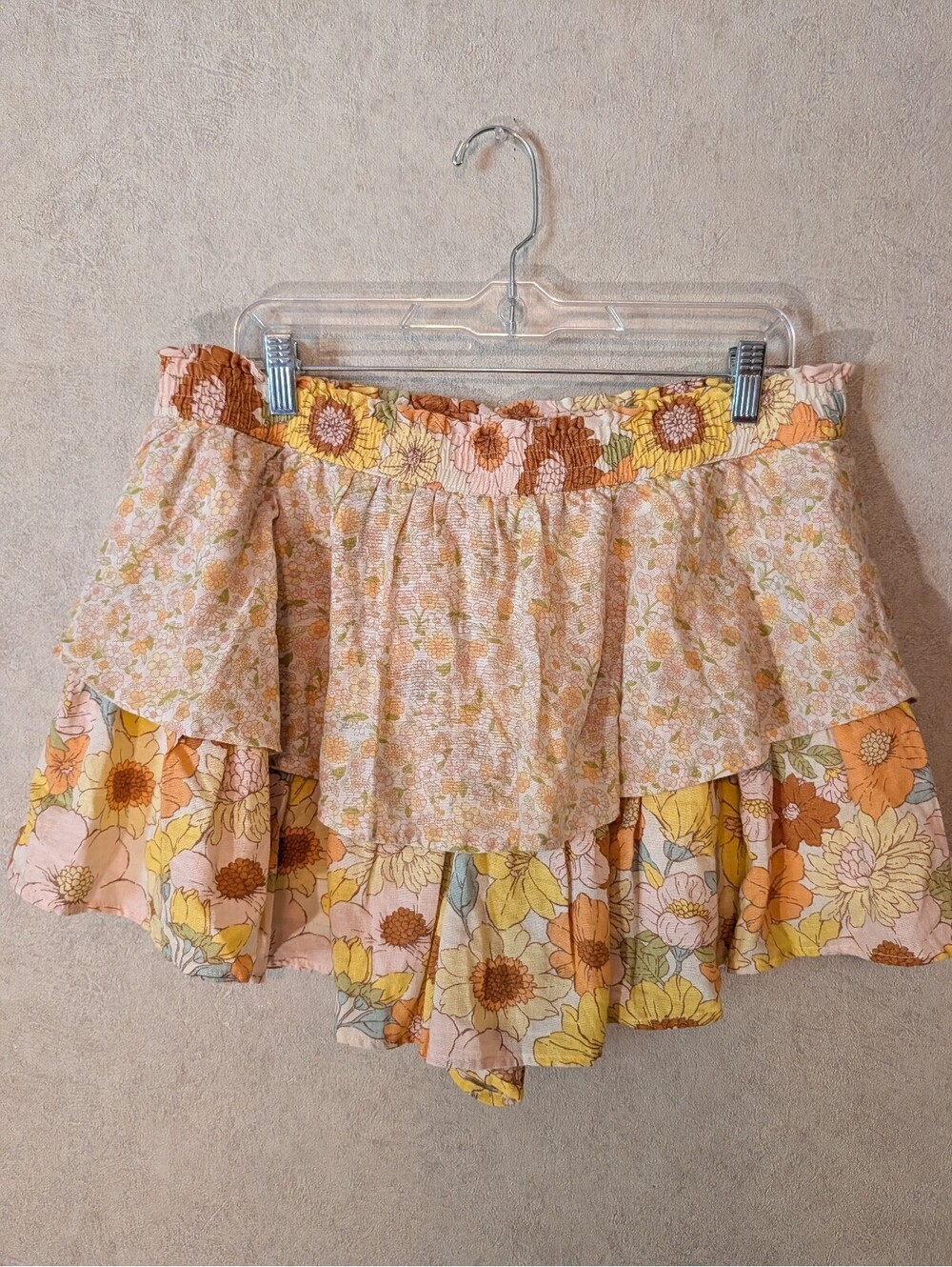 AMERICAN EAGLE brown yellow ruffle shorts sz XL - Picture 1 of 6